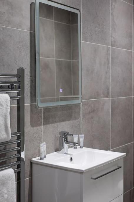 Luxury, Sleeps 6, City Centre Belfast Exteriér fotografie